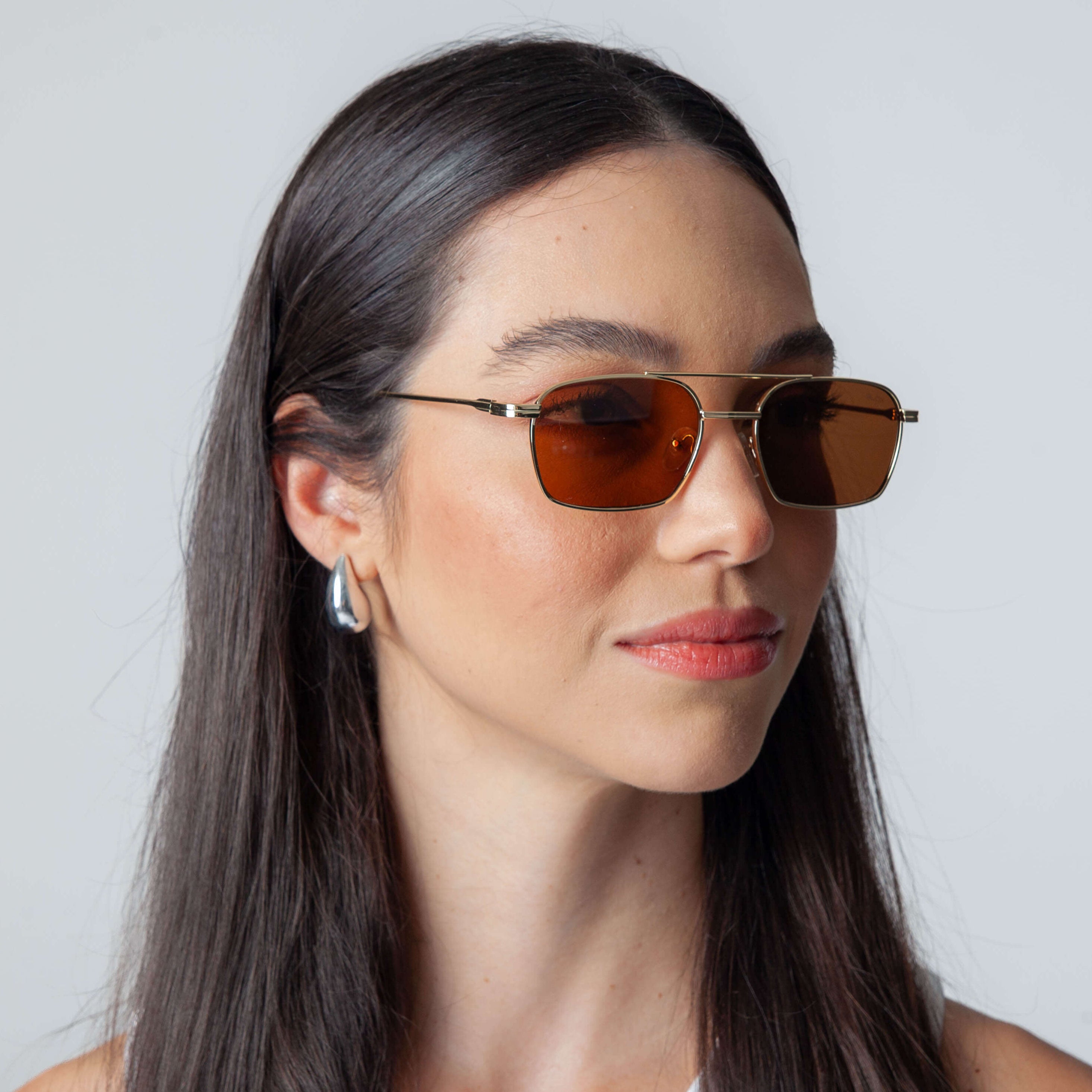 Gafas de Sol Next: Estilo moderno, protección UV y comodidad