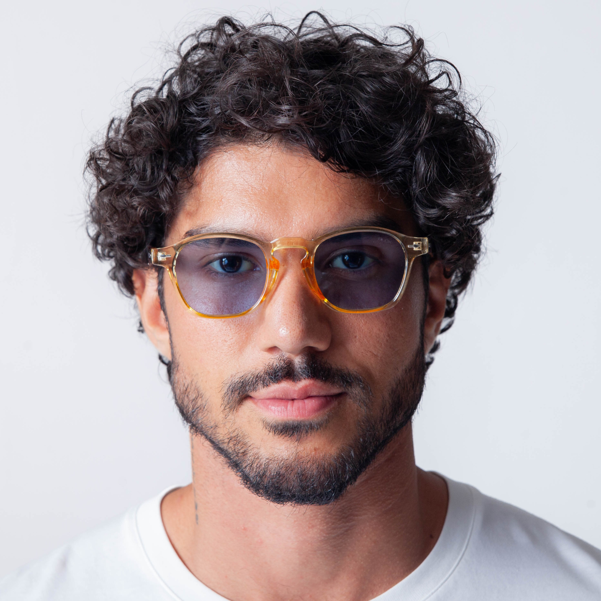 Gafas de Sol Mónaco: Elegancia y Estilo para tu look