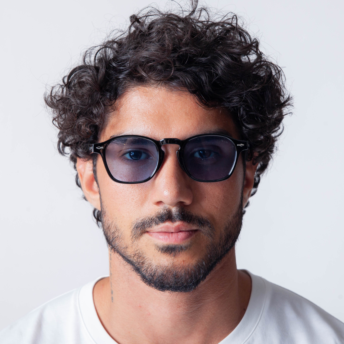 Gafas de Sol Mónaco: Elegancia y Estilo para tu look