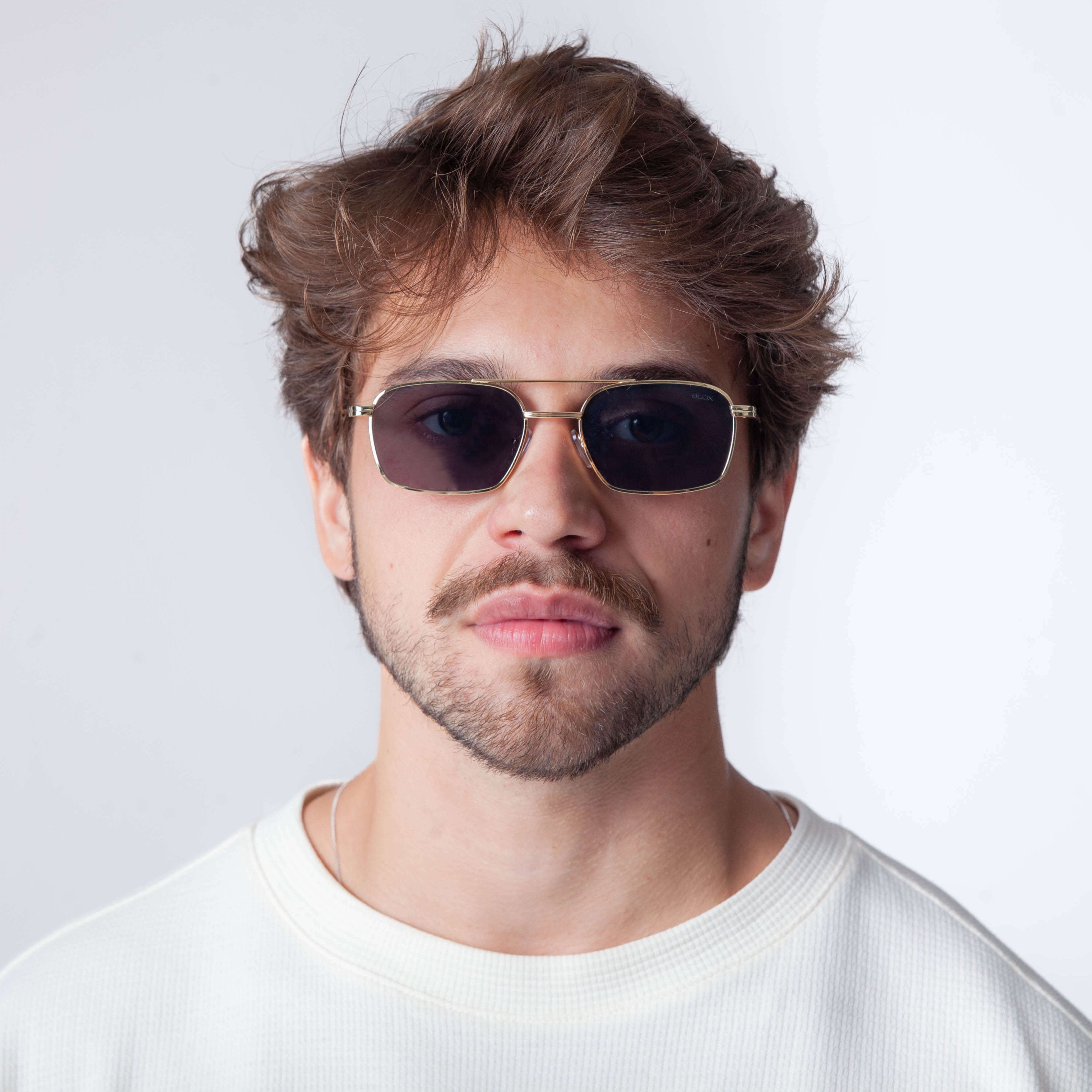 Gafas de Sol Next: Estilo moderno, protección UV y comodidad