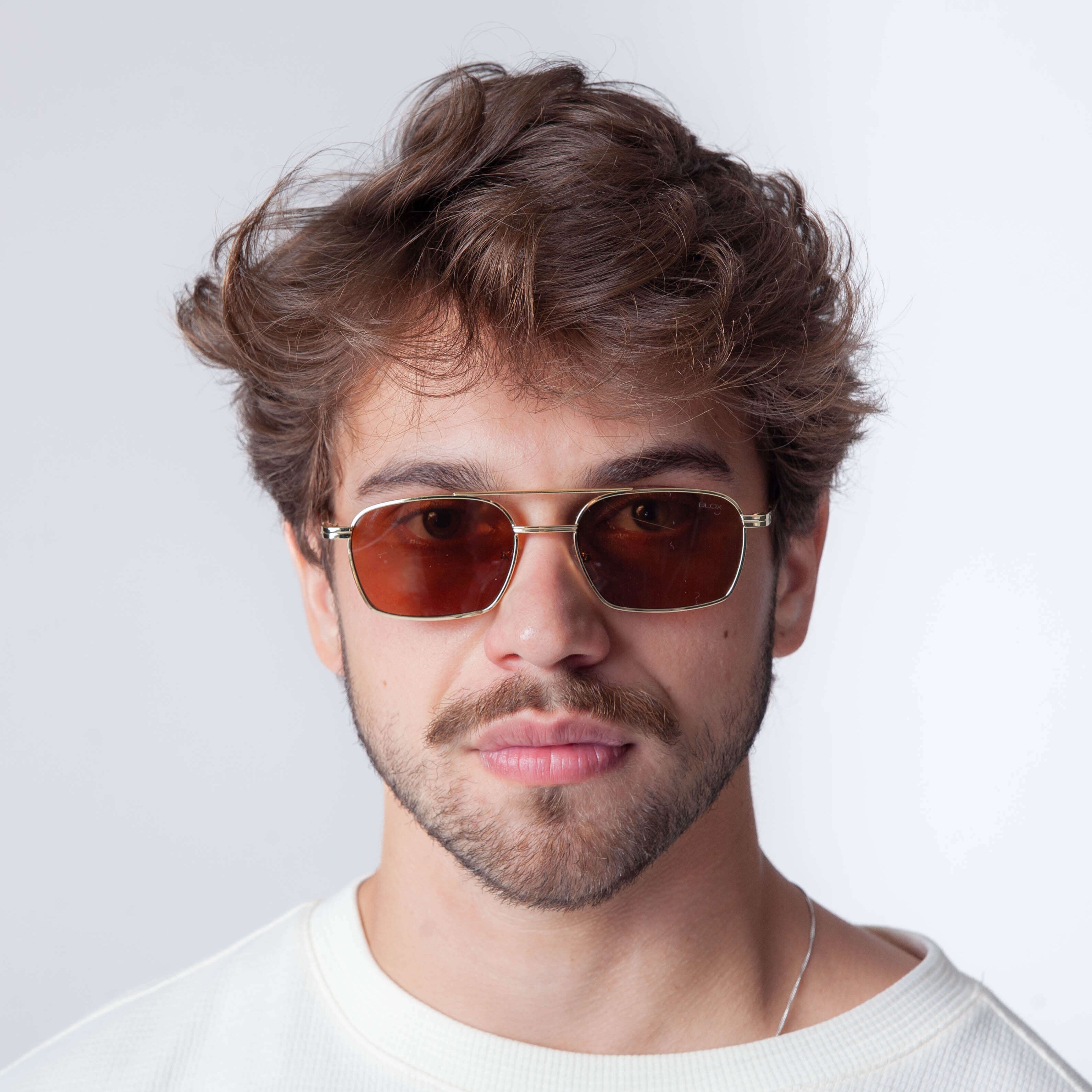 Gafas de Sol Next: Estilo moderno, protección UV y comodidad