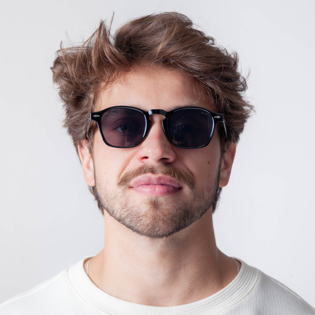 Gafas de Sol Mónaco: Elegancia y Estilo para tu look